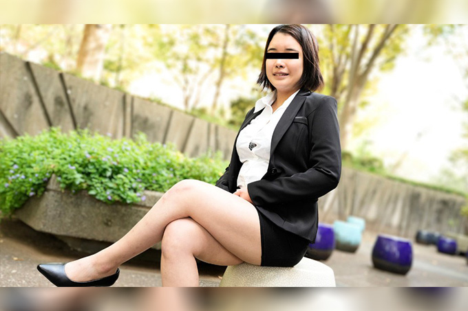 西装丰满爆乳娘的中出面试！真锅史绪里