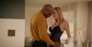 【黑白配】G罩杯超白嫩的美女被大黑屌操的娇喘不止