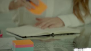 温柔气质妹子粉嫩逼逼看的鸡动受不了想啪作品 美女肉肉翘臀这嫩穴插入绝对很爽吞吐搞的停不下