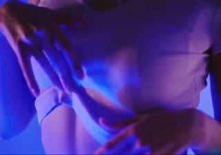 长腿美女露粉鲍热舞