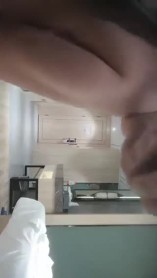 胖男老哥约了个纹身妹子TP啪啪，换上学生制服调情猛操