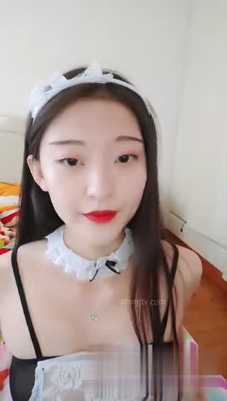 想做你的初恋 黑长直妹妹和大四学长激情爱爱~女仆装浪玩一波，拽著胳膊无套抽插！