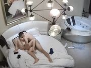 [偷拍盗摄]时尚气质性感美女和情人开房爱爱 刚见面就迫不及待的开战