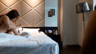 酒店约操气质大奶妹~早就准备好情趣内衣等哥哥来操~