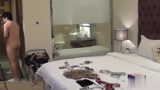 猥琐眼镜KK哥 私拍国模小穴各种道具调教~爽够了就用鲍鲍让摄淫师爽~