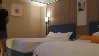 王哥 在健身房认识的白嫩小姐姐，一言不合就打炮！