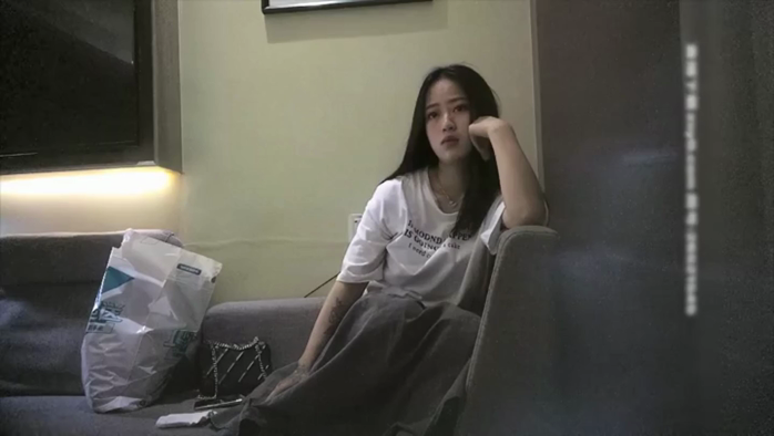 约操清纯一线天小姐姐，外表清纯床上超级骚