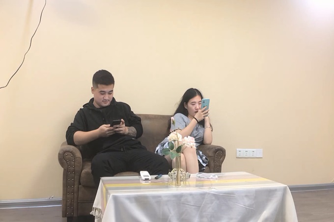 有创意 收费房密码房轮流开 36D极品良家小姐姐，椅子上啪啪口暴