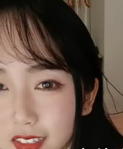 甜美非常骚小姐姐！性感情趣装黑腿高跟鞋！跳蛋震穴疯狂自慰，大肥臀假屌骑坐，各种姿势换着插