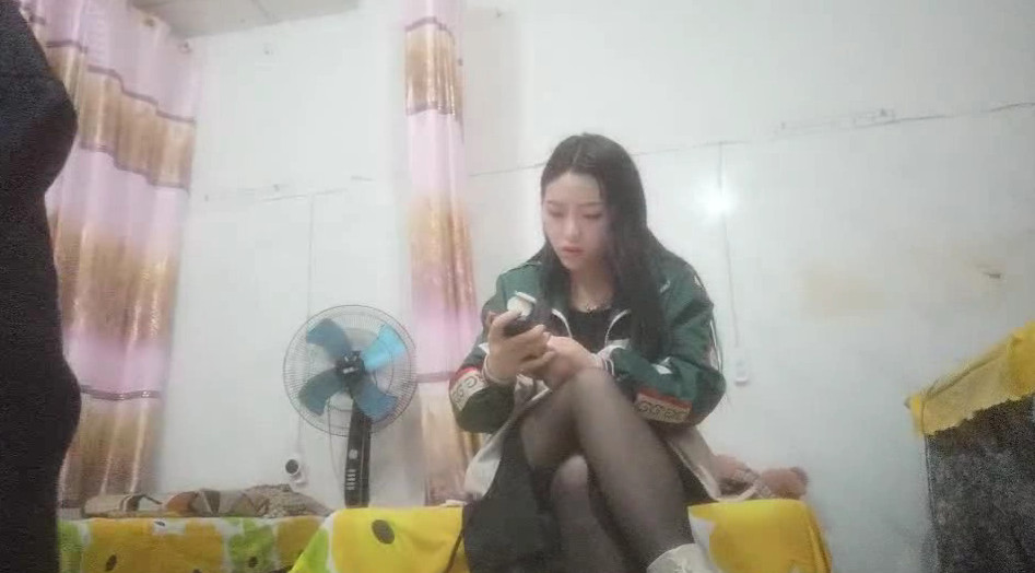 嫖娼达人 暗访偷拍黑丝发廊少妇奶大微胖 一摸下面全是水