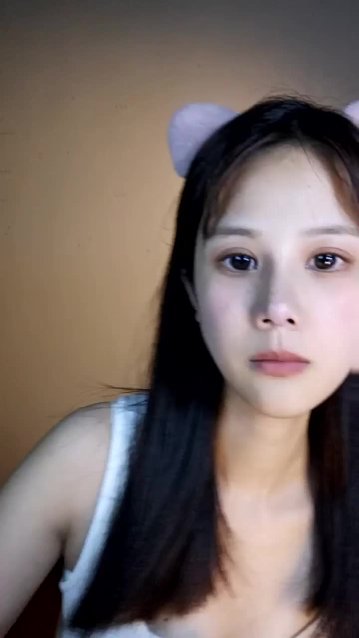 重磅 985校花~好纯好极品~【大二假期】宿舍抠逼自慰 包秒射，颜值高身材好，看了喷鼻血