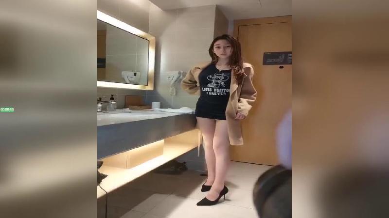 【情趣模特拍攝】直擊國模私拍現場175大長腿車模明星臉好身材專業設備特寫粉嫩鮑魚