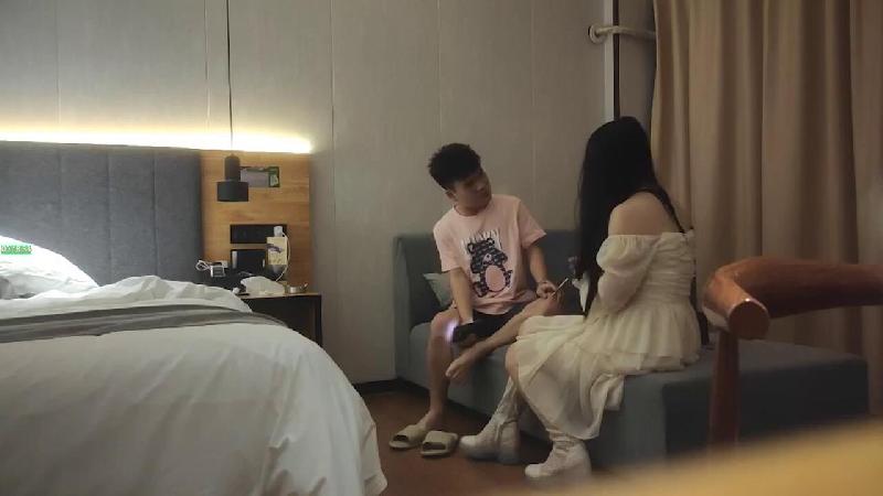 【胖子工作室】外围女神场甜美小姐姐被摔在床上暴力抽查蹂躏精彩劲爆