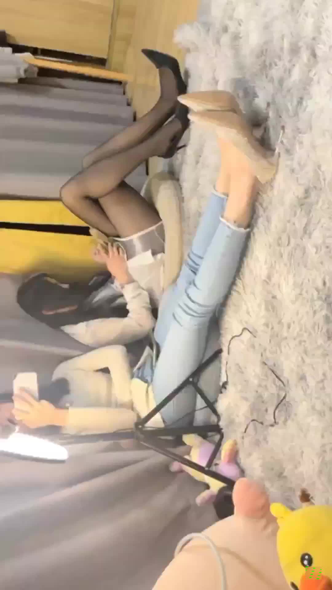 双飞漂亮闺蜜 啊啊我不行了 黑丝高跟多毛鲍鱼 细腰蜜臀白虎粉穴 被轮流输出