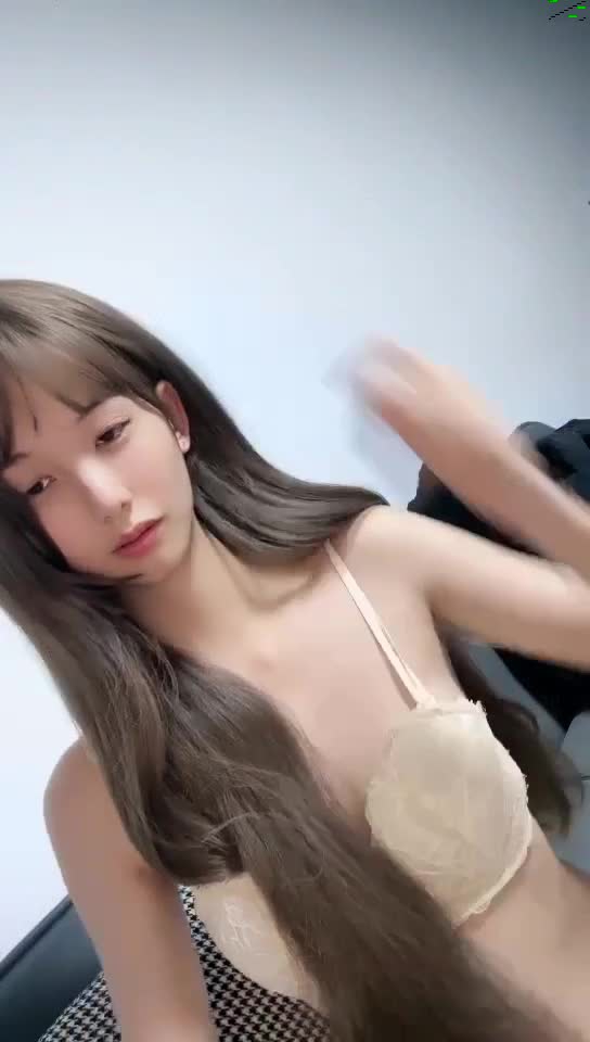 哇~满血复活~天使下凡~【深圳大学生】，颜值超能打，小仙女惊鸿一现足以惊艳全场，小逼逼粉红多汁可口1