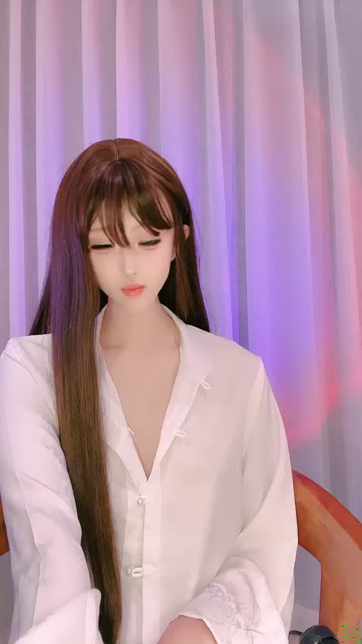 168CM网红小姐姐！苗条细腰大长腿！粗大假吊用手狂撸，拉珠塞入菊花，翘起屁股后入，震穴抽插双管齐下