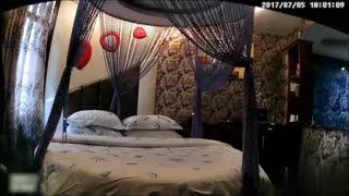 [酒店偷拍] 剽悍大妈偷情日记~和情夫酒店开房疯狂吃G~超高速真空旋转~