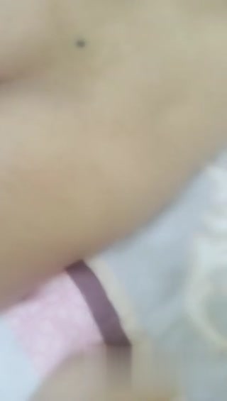 巨乳直播主守屄如瓶~ 只给磨不给肏! 精虫冲脑之下就深喉口爆她!