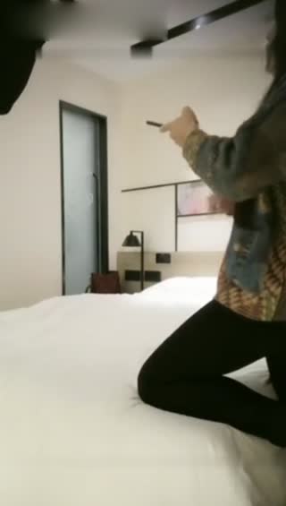 良家少妇兼职外卖鸡酒店开房啪啪妹子身材还不错