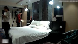 气质高挑性感美少妇下班后和公司男同事酒店开房被男的各种伺候舔的淫叫不止受不了求操,外表斯文,逼毛旺盛!