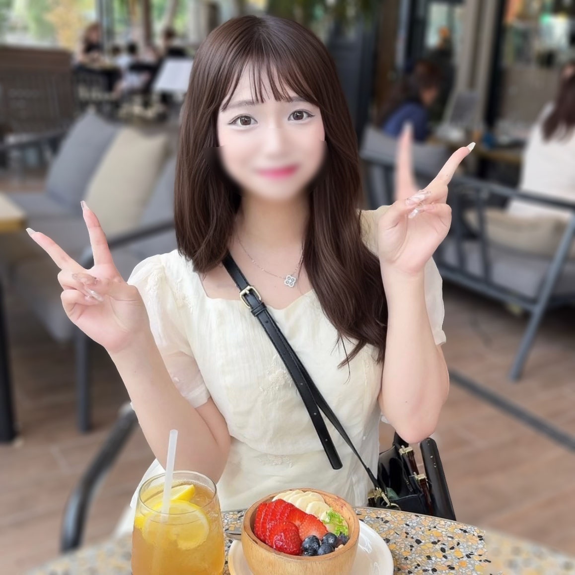 FC2 PPV 4728960 「ﾀﾞﾒ…壊れちゃう…」笑顔が可愛い天真爛漫なドM地方美容師。緊張しながらもバチボコに突かれ理性崩壊。最後は種付けを懇願し従順オナペットに仕上がる。。。